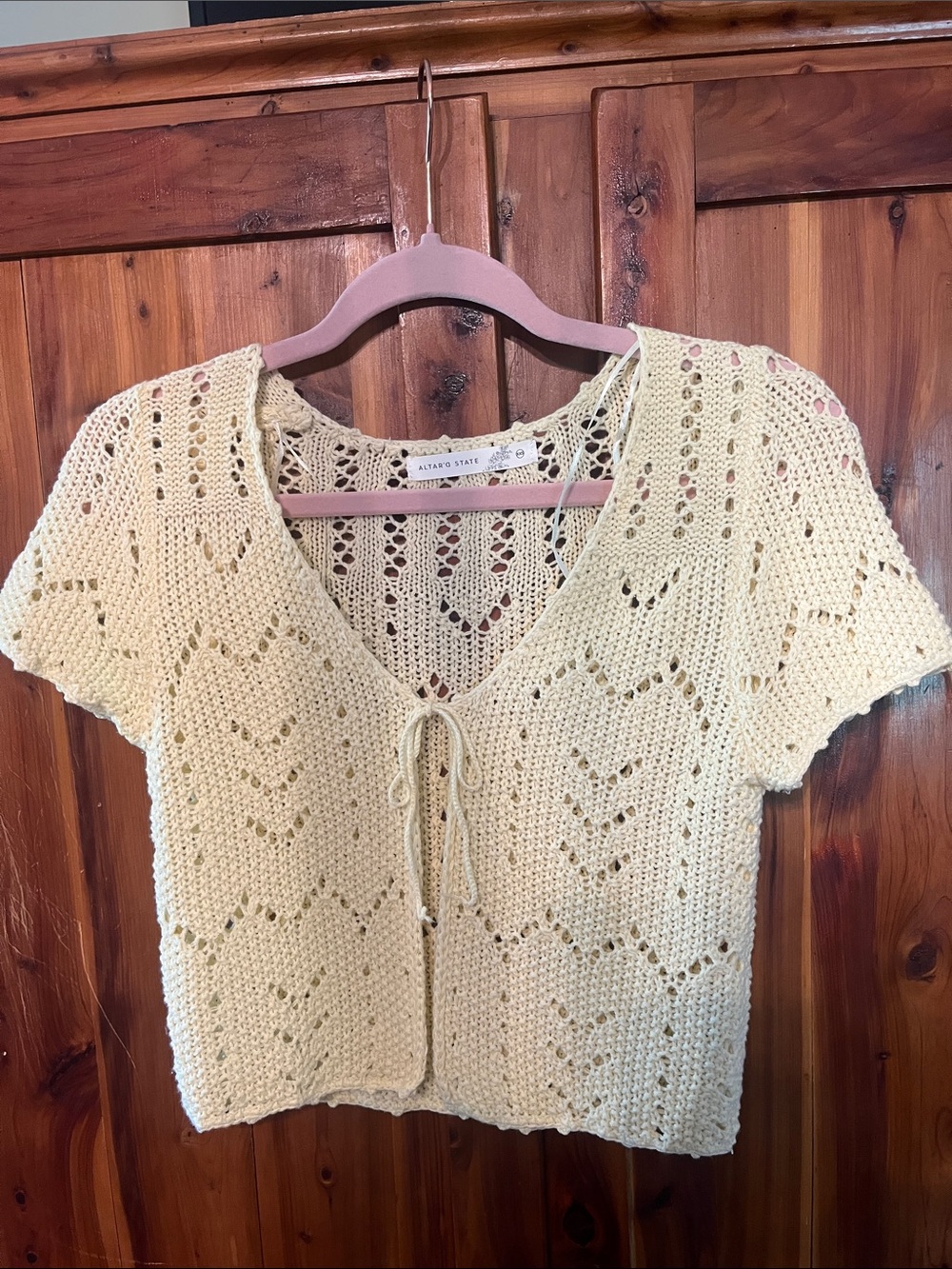 Like NEW Altar’d State crop style top